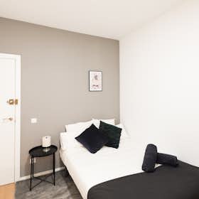 Private room for rent for €675 per month in Madrid, Plaza de Tirso de Molina