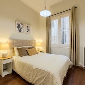 Wohnung zu mieten für 1.500 € pro Monat in Barcelona, Carrer de Balmes