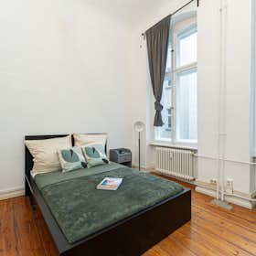 Private room for rent for €700 per month in Berlin, Kantstraße