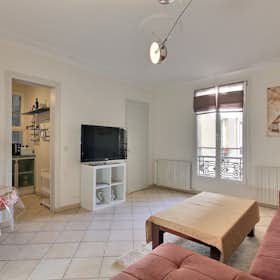 Apartment for rent for €1,728 per month in Paris, Rue Saint-Maur