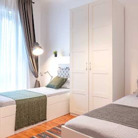 Shared room for rent for €375 per month in Milan, Via Biella