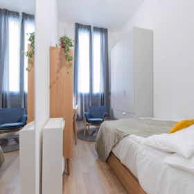 Private room for rent for €545 per month in Turin, Via Carlo Pedrotti