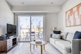 Appartamento in affitto a $2,430 al mese a Los Angeles, Purdue Ave