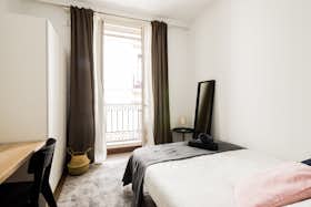 Private room for rent for €700 per month in Madrid, Calle de la Luna