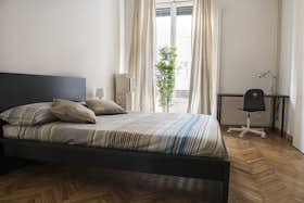 Private room for rent for €755 per month in Milan, Via Raimondo Franchetti