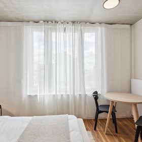 Wohnung zu mieten für 1.125 € pro Monat in Berlin, Am Friedrichshain