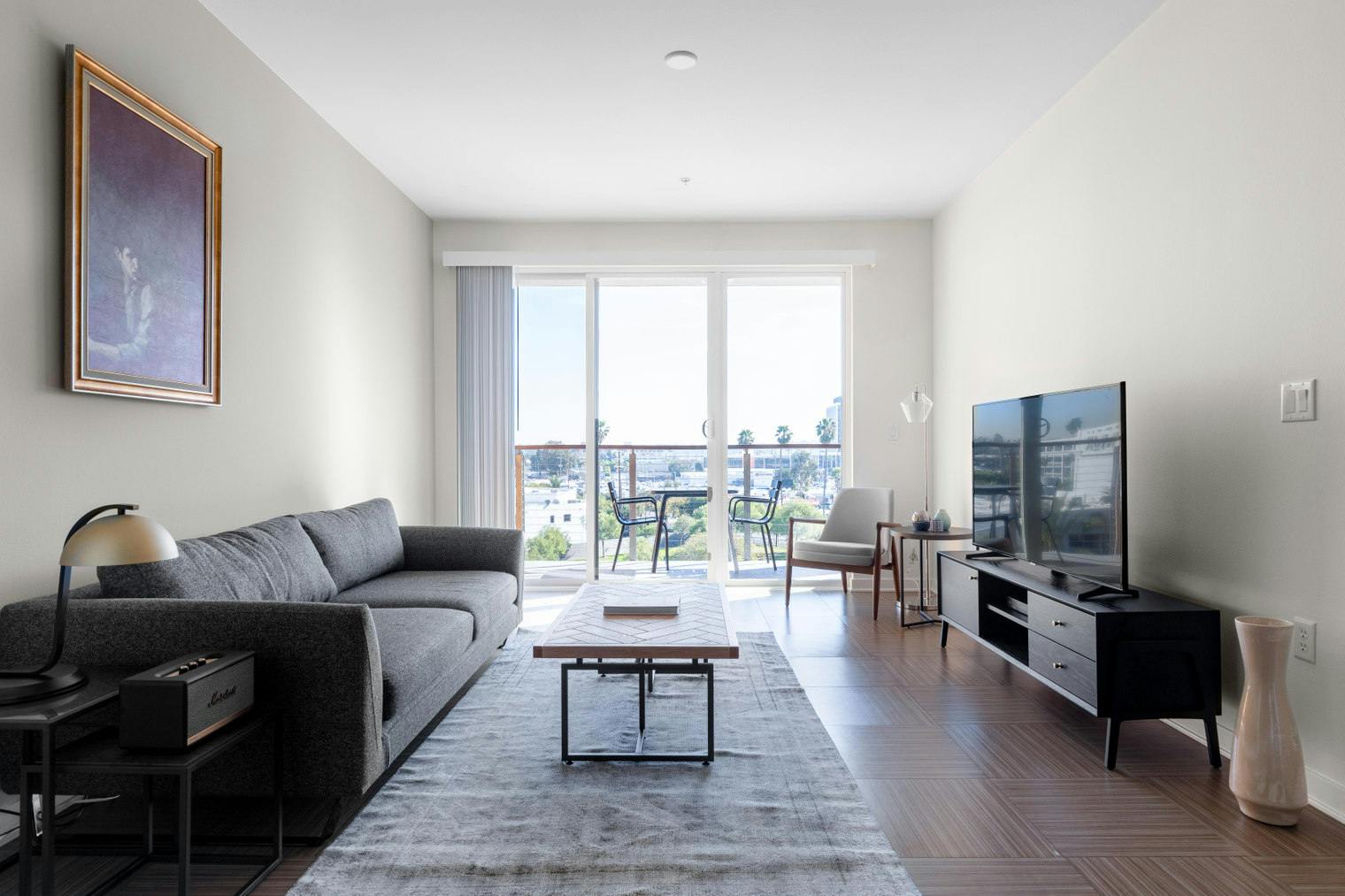 Apartamento en alquiler por $5,357 al mes en Marina del Rey, Maxella Avenue