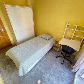 Private room for rent for €360 per month in Madrid, Calle de Membézar