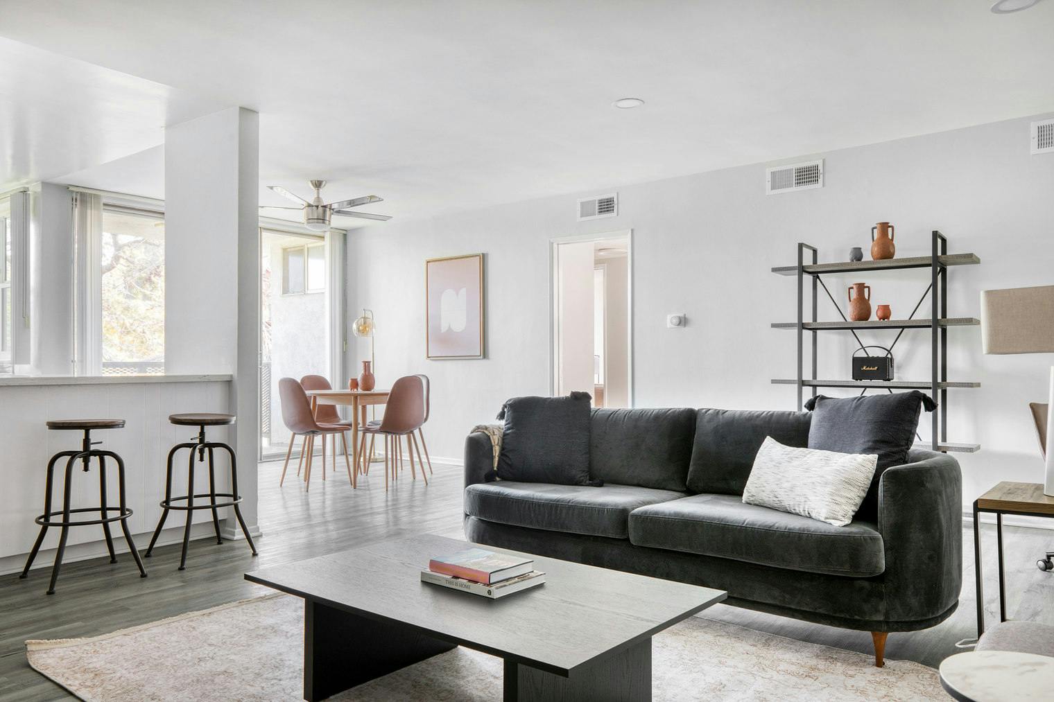 Apartamento para alugar por $6,031 por mês em Beverly Hills, N Wetherly Dr