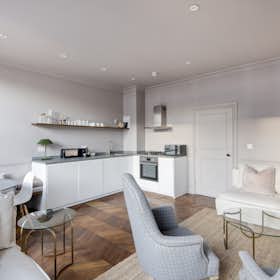 Apartment for rent for £3,940 per month in London, Chilworth Street