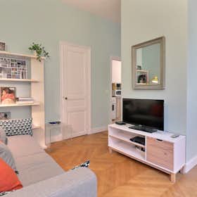 Apartment for rent for €2,438 per month in Paris, Rue des Francs-Bourgeois