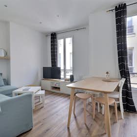 Apartment for rent for €1,548 per month in Levallois-Perret, Rue Trébois