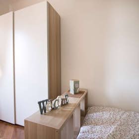 Private room for rent for €560 per month in Turin, Corso Re Umberto