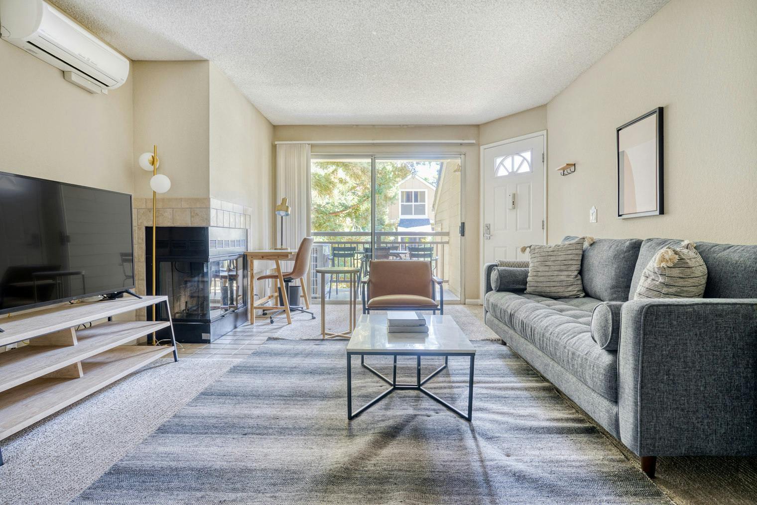 Wohnung zu mieten für $4,098 pro Monat in Santa Clara, Saratoga Avenue