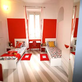 Private room for rent for €865 per month in Milan, Via dei Fontanili
