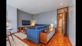 公寓 正在以 €827 的月租出租，其位于 Vila Nova de Gaia, Rua de Marquês Sá da Bandeira