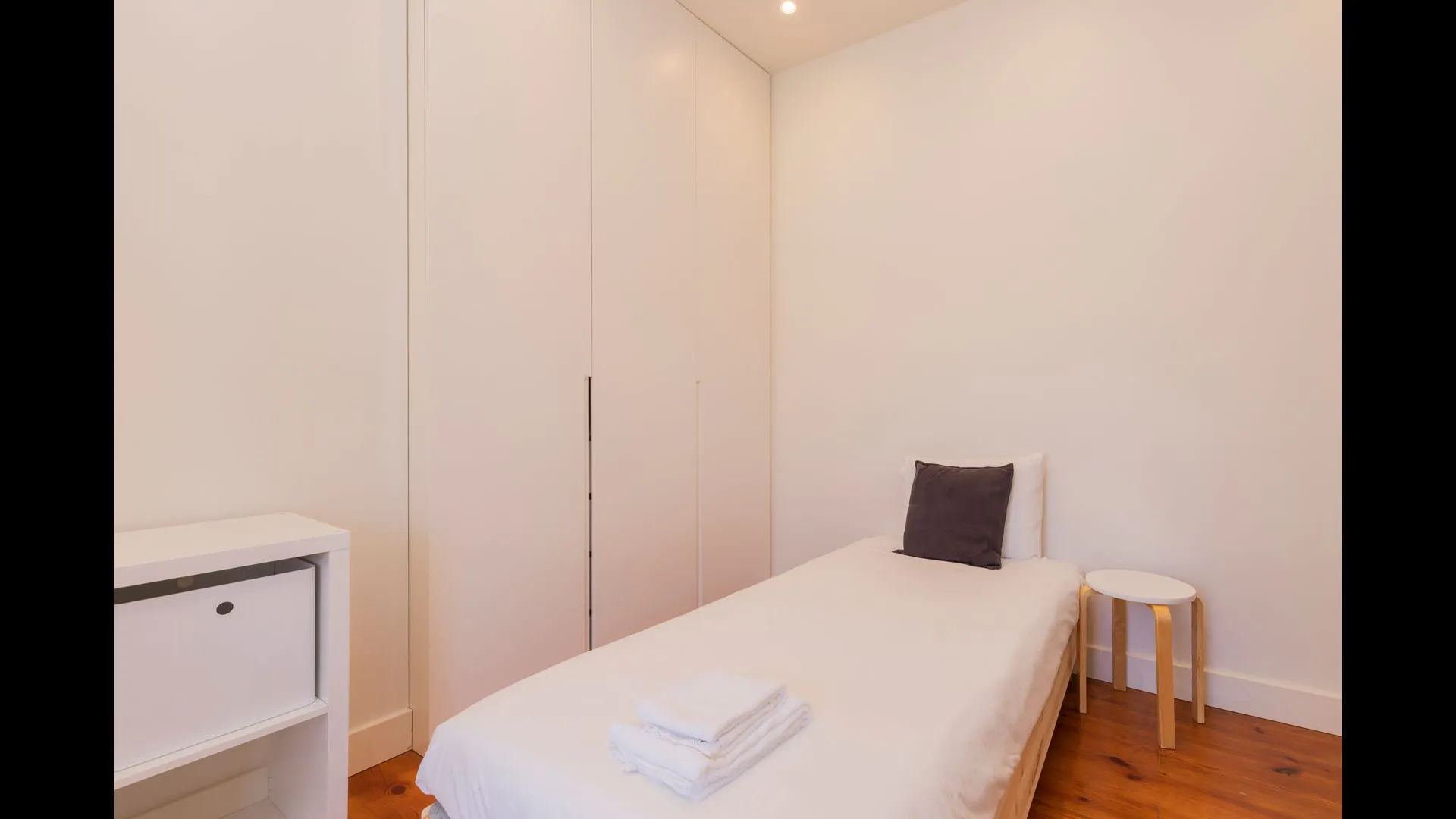 4-Bedroom Apartment in Rua Barbosa Cólen, Lisbon (1478042) ROOM 2