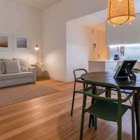Apartment for rent for €2,727 per month in Lisbon, Rua do Crucifixo
