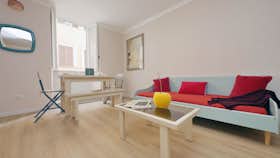 公寓 正在以 €2,170 的月租出租，其位于 Rome, Via Cimarra