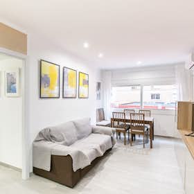 Apartment for rent for €1,490 per month in Barcelona, Carrer del Concili de Trento