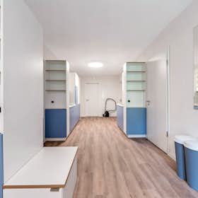 私人房间 正在以 €641 的月租出租，其位于 Berlin, Rathenaustraße