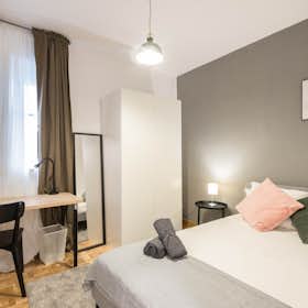 Private room for rent for €700 per month in Madrid, Calle de Ayala