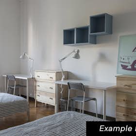 Mehrbettzimmer for rent for 440 € per month in Milan, Via Orti