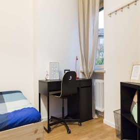Private room for rent for €865 per month in Milan, Via Pasquale Fornari