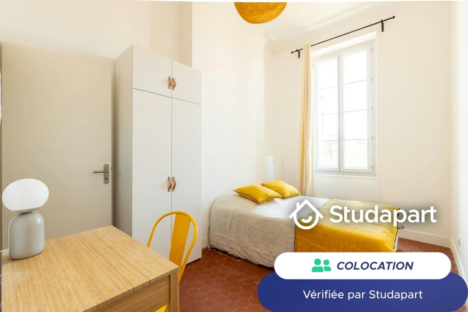 Private room for rent on Cours Lieutaud, Marseille - Plus