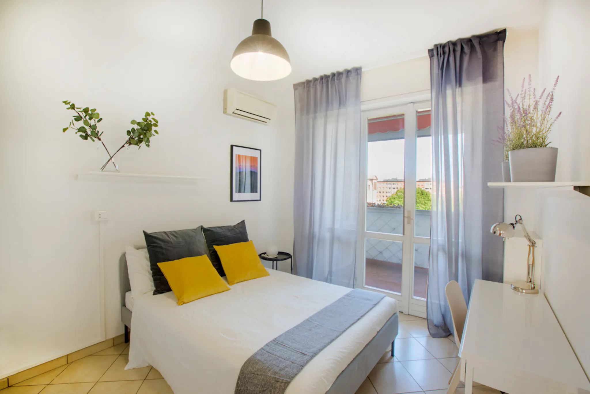 Via Federico Engels, Milan preview