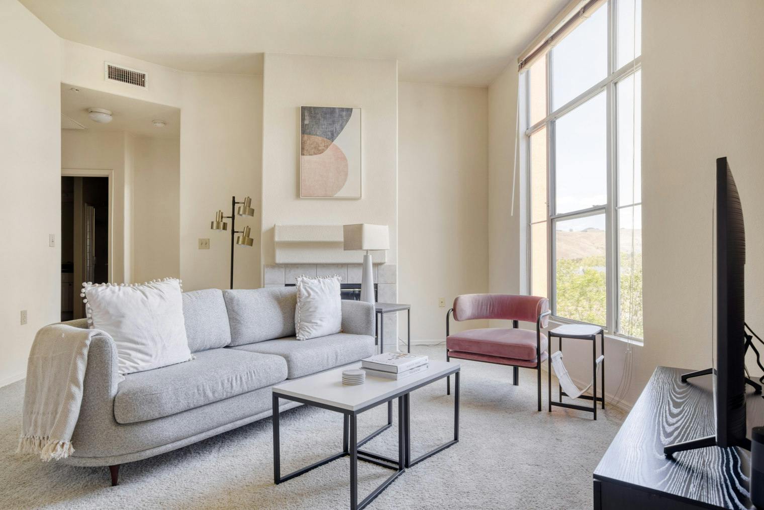 Lägenhet att hyra för $5,118 i månaden i Fremont, Civic Center Drive