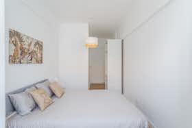 Private room for rent for €650 per month in Seixal, Rua Padre António Vieira