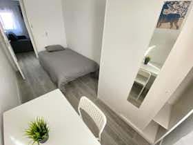 Privé kamer te huur voor € 380 per maand in Madrid, Calle del Mar de las Antillas