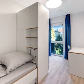 Pokój prywatny do wynajęcia za 620 € miesięcznie w mieście Berlin, Rathenaustraße