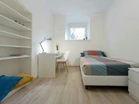 Privé kamer te huur voor € 549 per maand in Trento, Via Fiume