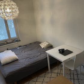 Private room for rent for SEK 8,060 per month in Stockholm, Vittangigatan