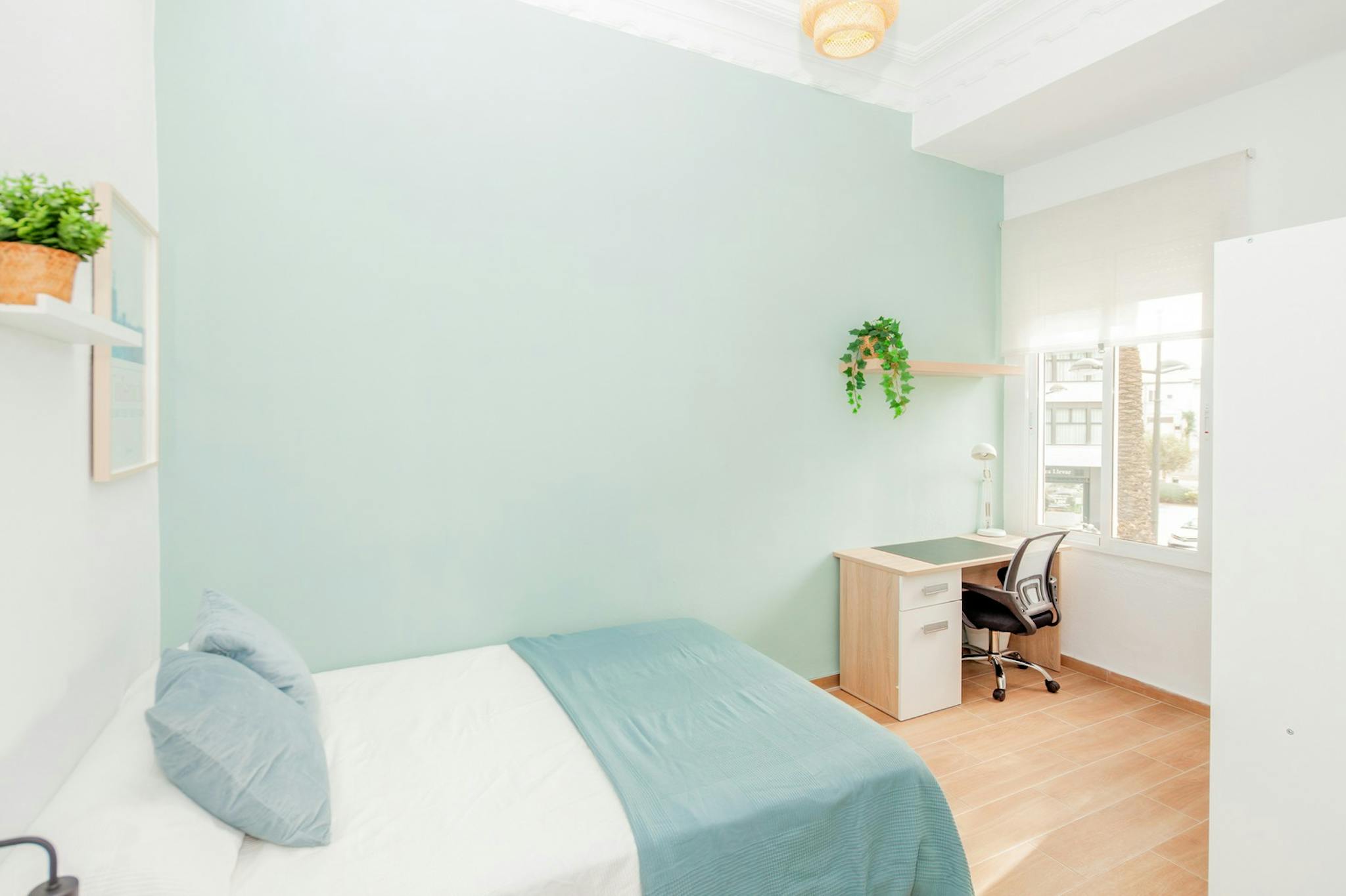 Carrer Cadis, Valencia preview