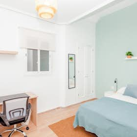 Haus zu mieten für 400 € pro Monat in Valencia, Carrer Cadis