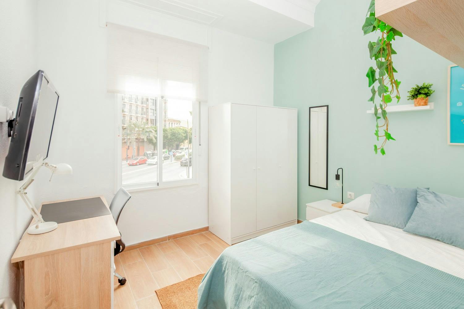 Private room for rent for €425 per month in Valencia, Carrer Cadis