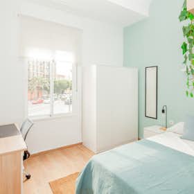 Private room for rent for €425 per month in Valencia, Carrer Cadis
