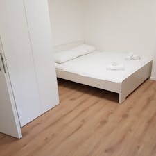 Shared room for rent for €300 per month in Ljubljana, Kogejeva ulica