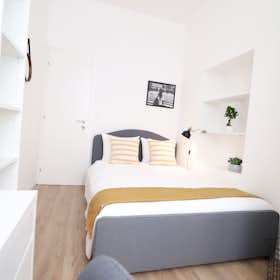 Отдельная комната сдается в аренду за 640 € в месяц в Nice, Rue de France
