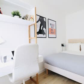 私人房间 正在以 €675 的月租出租，其位于 Nice, Rue Guiglia