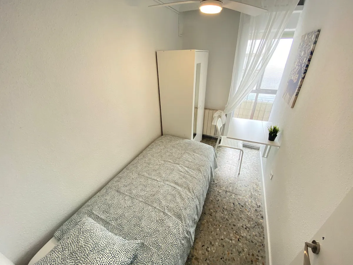 Private room in Calle de Tordegrillos, Madrid (1491524) ROOM