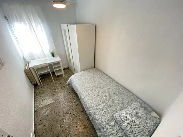 Private room in Calle de Tordegrillos, Madrid (1491525) room image 1