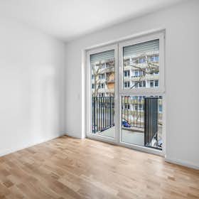 Appartement te huur voor € 904 per maand in Berlin, Löwenberger Straße