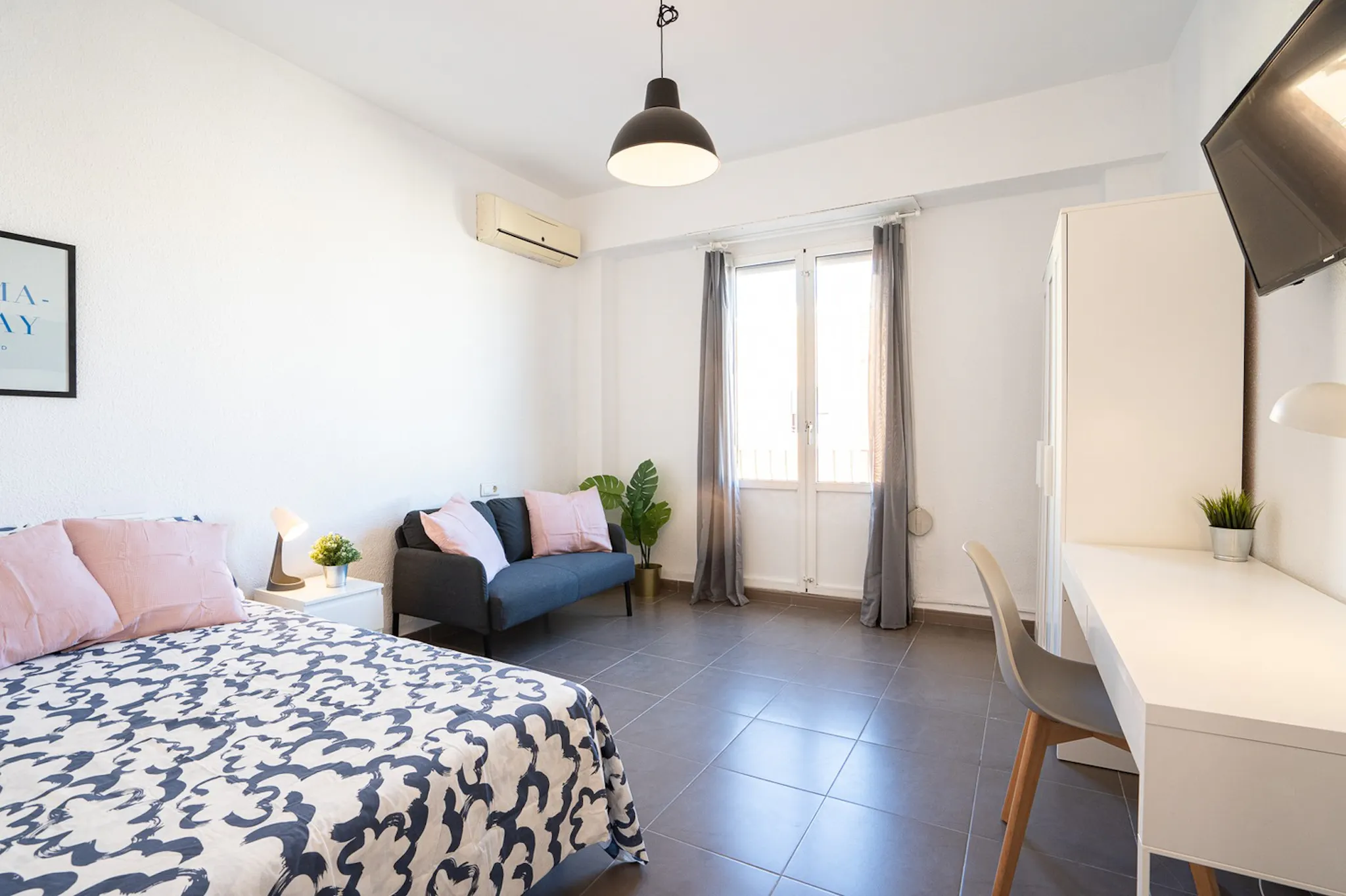 Carrer Honorato Juan, Valencia preview