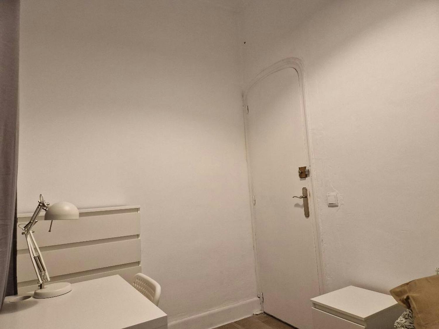 Single room Valencia, 8m² — photo 6