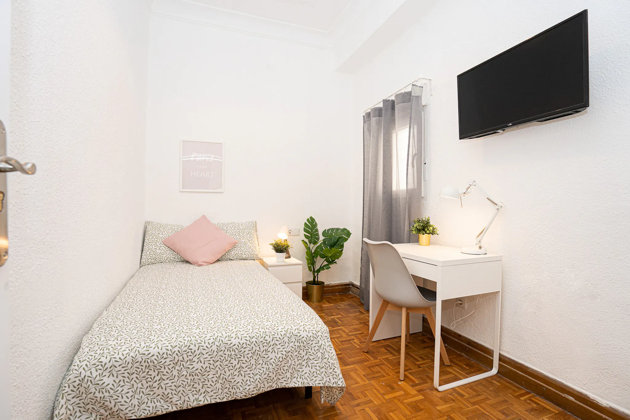 Carrer Honorato Juan, Valencia preview