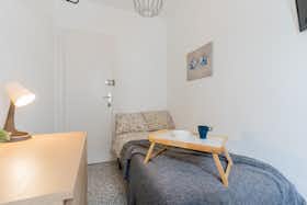 私人房间 正在以 €310 的月租出租，其位于 Sagunto, Carrer Sevilla
